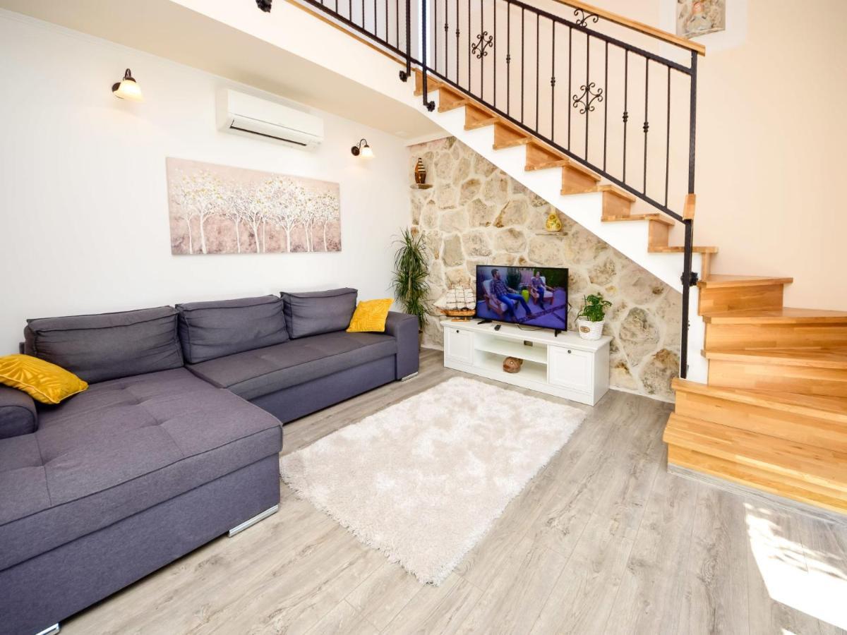 Holiday Home Lara By Interhome Omiš Eksteriør billede
